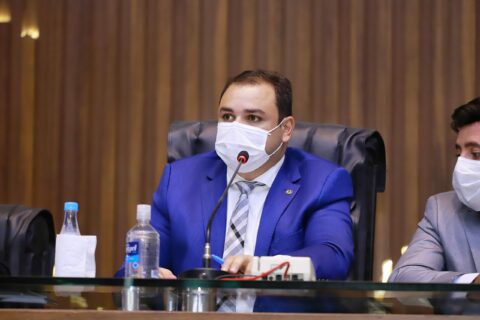 Roberto Cidade quer que empresas de energia e água adotem sistema de autoleitura