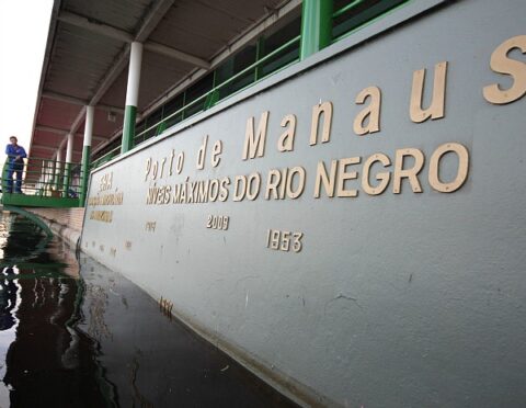 Manaus atinge a cota de emergência e Rio Negro registra 29,3 metros nesta sexta-feira, 30.