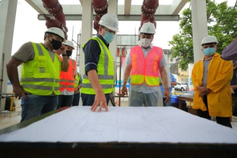 Governador Wilson Lima vistoria obra da maior Estação de Tratamento de Esgoto do Norte, no bairro Educandos