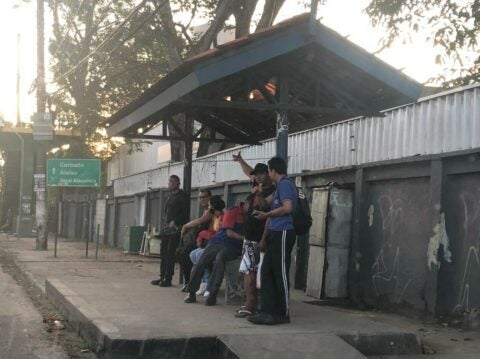 Após ataques, Manaus amanhece sem ônibus de transporte coletivo