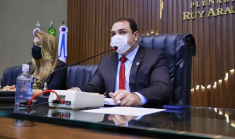 Roberto Cidade apresenta Projeto que cria aplicativo do Detran no AM