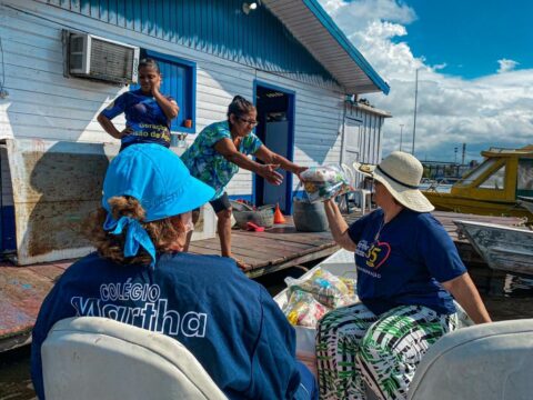 Colégio Martha Falcão realiza ação de doação de cestas básicas para famílias atingidas pela cheia