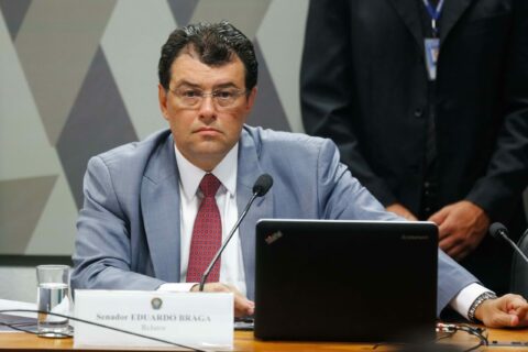 Eduardo Braga é excluído do G7 da CPI da Covid