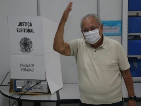 De olho no DEM, Amazonino prepara nova candidatura ao Governo