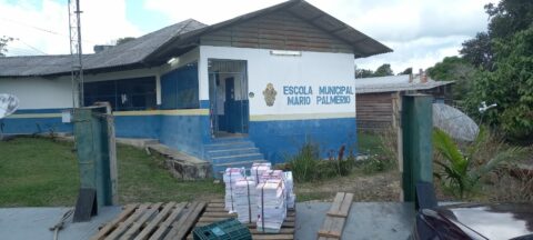 Após anos, escolas da zona rural recebem da Prefeitura de Manaus materiais didáticos