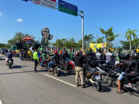 Motociclistas fazem ato em apoio a Bolsonaro em Manaus