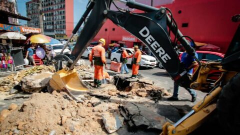 Prefeitura atua de maneira emergencial em vias do Centro de Manaus