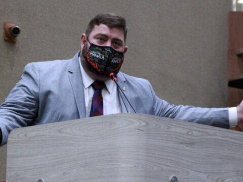 William Alemão é o vereador que mais usou o Cotão em junho e julho