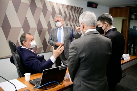 Entenda os 9 crimes que a CPI da Covid atribui a Jair Bolsonaro