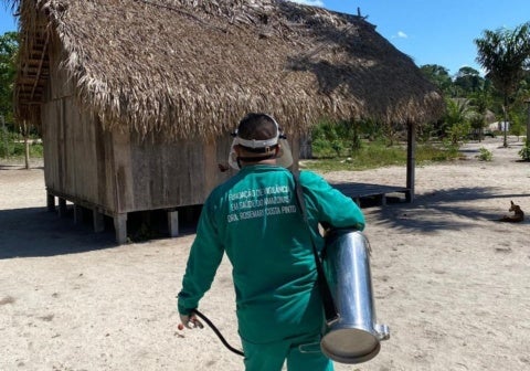 Insumos estratégicos, como mosquiteiros e medicamentos, chegam a comunidades para reforçar o combate à malária no Amazonas - Foto: Divulgação/FVS-RCP