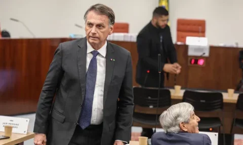 Ex-presidente Jair Bolsonaro durante sessão no Supremo Tribunal Federal - Foto: Valter Campanato/Agência Brasil