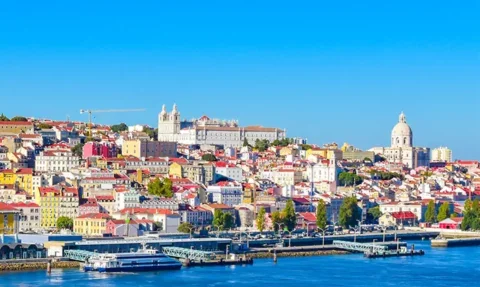 Brasileiros formam a maior comunidade estrangeira em Portugal e serão diretamente afetados pelas novas regras de imigração - Foto: Faculdade de Lisboa/Divulgação