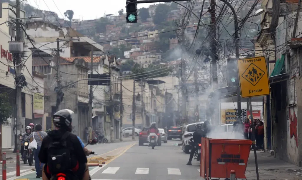 Praça São Lucas, na Penha, recebeu corpos de moradores após confronto com forças de segurança -Foto: Fernando Frazão/Agência Brasil