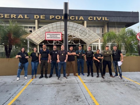 Policiais da DECP conduzem presos durante a Operação Maná em Manaus - FOTOS: Divulgação/ Erlon Rodrigues e Divulgação/PC-AM