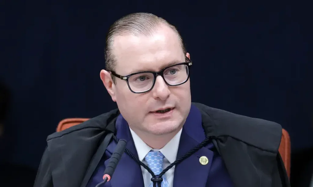 Ministro Cristiano Zanin durante sessão da Primeira Turma do STF - Foto: Rosinei Coutinho/STF