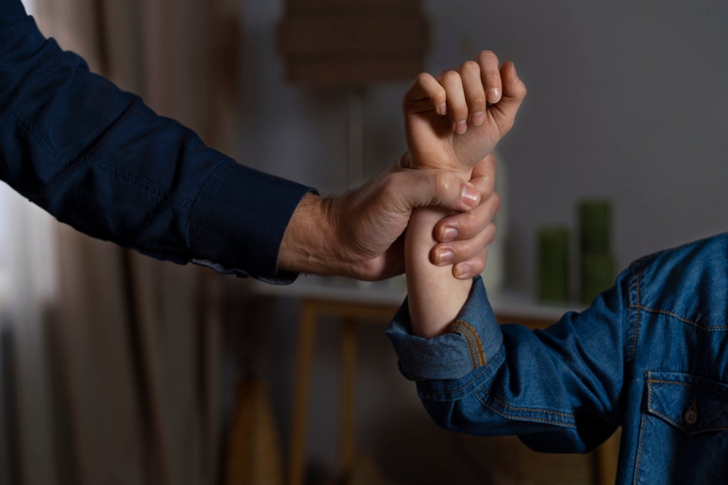 Senadores aprovaram o projeto que altera Código Penal e outras leis para punir crimes violentos - Foto: Reprução/ Freepik