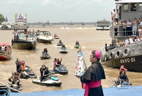 Imagem Peregrina de Nossa Senhora de Nazaré foi levada em navio da Marinha durante a Romaria Fluvial - Foto: Reprodução/ Instagram @ciriooficial