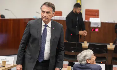 Ex-presidente Jair Bolsonaro durante sessão no Supremo Tribunal Federal - Foto: Valter Campanato/Agência Brasil