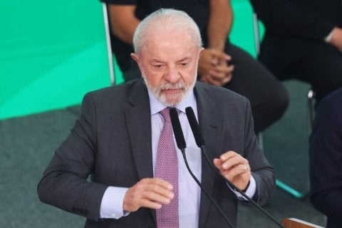 Presidente Lula em cerimônia oficial antes de embarque para a viagem ao Sudeste Asiático - Foto: Valter Campanato/Agência Brasil