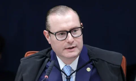 Ministro Cristiano Zanin durante sessão da Primeira Turma do STF - Foto: Rosinei Coutinho/STF