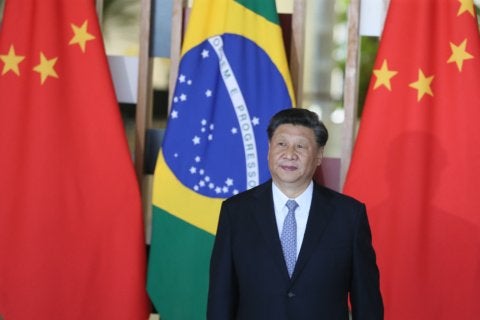 Contêineres com minerais estratégicos na China, foco da disputa tarifária com os EUA - Foto: Reprodução/ Agência Brasil