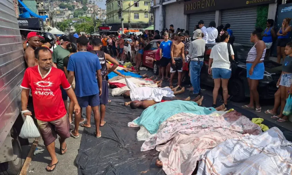 Polícia Civil do Rio de Janeiro durante Operação Contenção, com 2,5 mil agentes envolvidos - Foto: Eusébio Gomes/TV Brasil