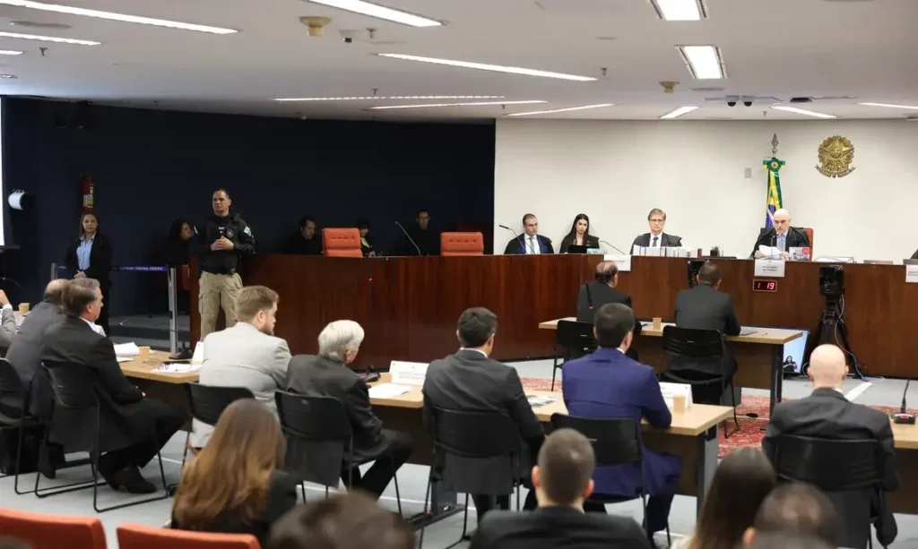 Primeira Turma do STF rejeitou recursos e manteve a condenação de Jair Bolsonaro no julgamento da tentativa de golpe - Foto: Valter Campanato/Agência Brasil