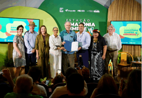 Ministra Marina Silva e autoridades brasileiras e suíças durante anúncio da nova doação ao Fundo Amazônia, em Belém (PA) - Foto: Agência Gov